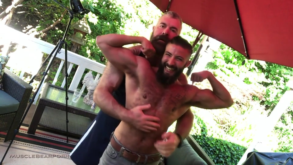 Muscle Bears Will & Liam Angell Bareback Transsexual Stud Trip Richards