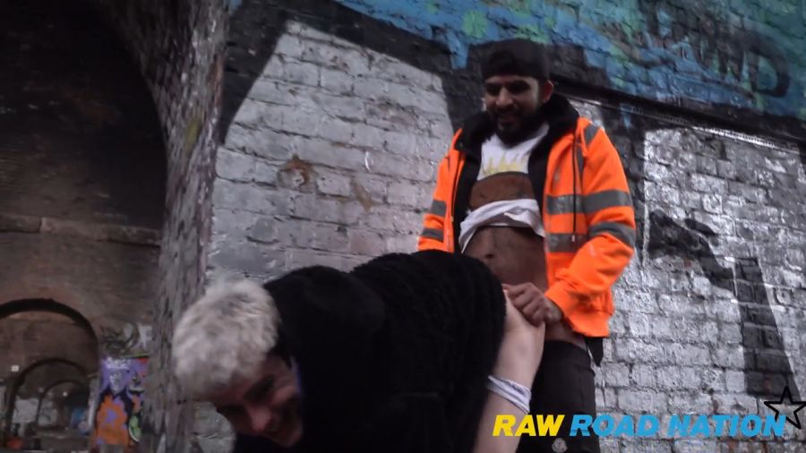 Jafar & Mikey Lee Find A Cool Dude For Breeding