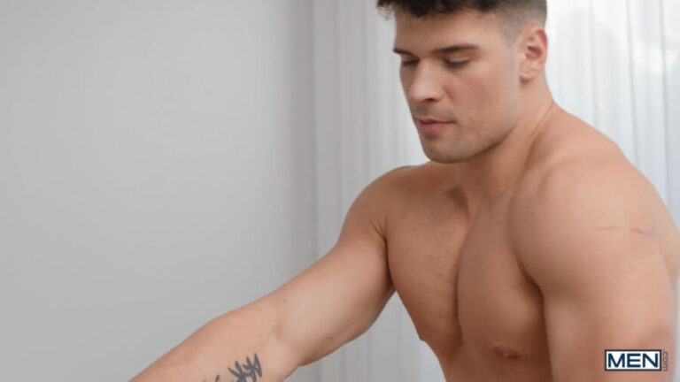 Malik Delgaty in Malik Delgaty Barebacks Enzo Muller