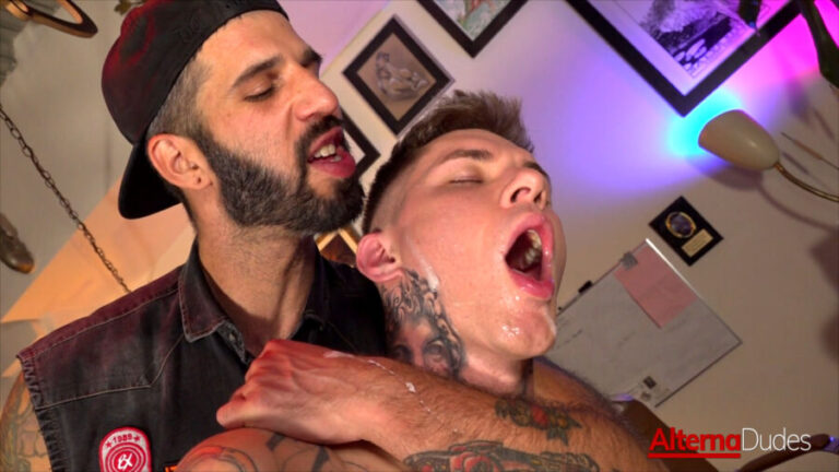 Alternadudes in Romeo Davis Fucks Zak Bishop