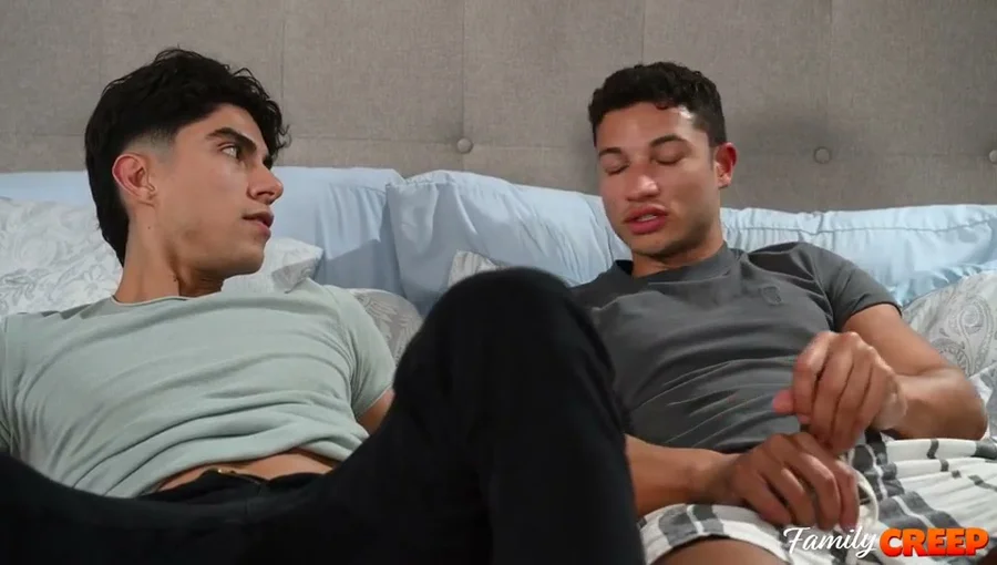 Roommate Caught: Vincent Grey & Alfonso Osnaya Bareback Fuck 1